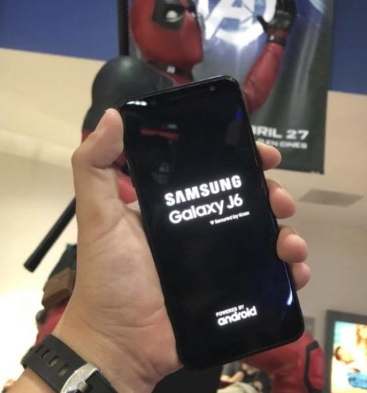 Samsung Galaxy J6 thumbnail