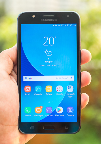 Samsung Galaxy J7 Core thumbnail