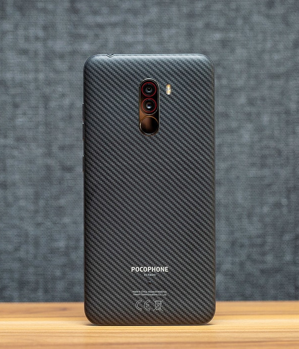 Xiaomi Pocophone F1 thumbnail